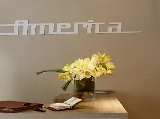 Готель America